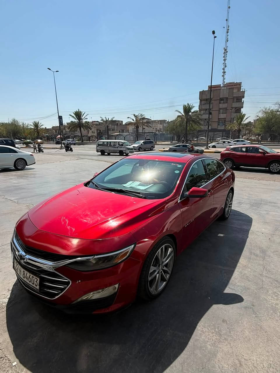 شـيـفـرلـيـه مـالـيـو 2023 فـئـة2 LT لـلـبـيـع
الموديل: 2023
 الفئة: 2 LT (مواصفات حلوة وكاملة)
 اللون: أحمر ماروني مميز
 الرقم: أربيل هزة وسنوية جديدة وجاهزة للتحويل وباسم المالك.
✨ المواصفات:
 سقف بانوراما (فتحة سلايد روف قطعتين).
 شاشة داخلية كبيرة بلادية مع كاميرا خلفية عالية الدقة.
 ويل جوب بلادي حجم كبير ومميز.
 بصمة تشغيل وبصمة أبواب.
 تحكم ستيرن كامل وجهتين.
 تبريد ثلج، محرك وكير وكهربائيات بشرط الفحص (سيارة جاهزة مال بيتك من كلشي).
🔎 تفاصيل الحادث والوضرر بكل أمانة:
 حادث أمريكا: السيارة بيها جاملغ أمامي أيسر مصلح ومصبوغ. أما الباب الأمامي والباب الخلفي مابيهن صبغ ولا مصلحات، بيهن مروج بسيط من أمريكا بقدر (4 أصابع) وبقيتهم على وضعهم البلادي لأن الضربة جداً بسيطة ومو نشاز.

 طخة بغداد: بيها شخط وطخة بسيطة جداً وغير مؤثرة بالجاملغ الخلفي اللي بصف السايق (مو مصلحة، باقية على وضعها وموضحة بالصور بكل شفافية).
📸 الصور: مرفقة بالكامل (صور السيارة الحالية ببغداد وصور حادثها بأمريكا للأمانة والوضوح).
📍 المكان: بغداد
📞 للاستفسار ومعرفة السعر: يرجى  الاتصال على الرقم: [***********]
