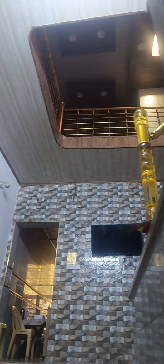 السلام عليكم دار للبيع دبل فاليوم طابقين  ثلاث غرف بناء درجه اولا 100متر 5 ×20 في حي النداء بدايه شارع المجمعات خلف مندي زمزم الدار مطلوب للمصرف العقاري 100 مليون واصل 22 شهر
القصد الشهري 438الف  
ينباع بمقدمه 80 مليون اتصال ***********
