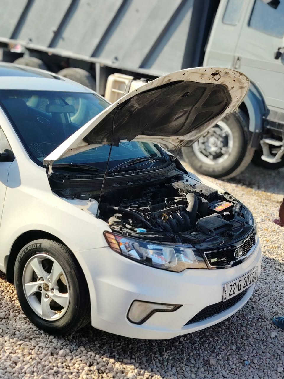 سلام عليكم سيراتو موديل 12 سياره فتحه تحكم استيرين مكينه 2000 بيه صبغ قطعتين السعر 105بيه قليل مكاني كربلاء ***********
