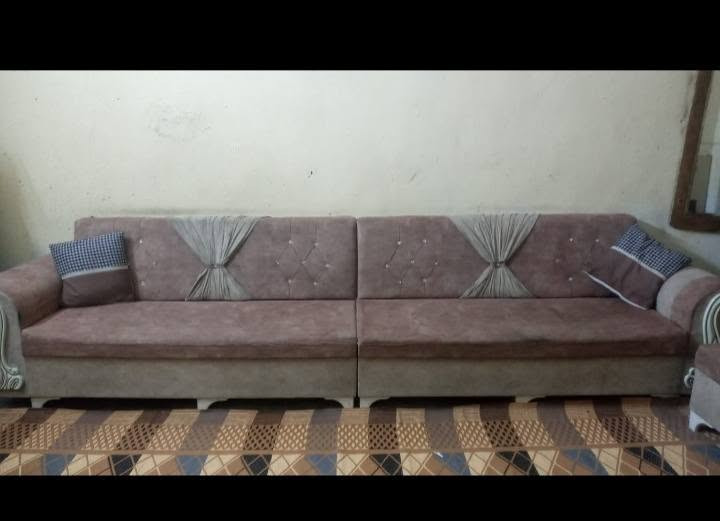 ع المركزبيع تخم تكمه  مابي اي شي لا كسر ولا شي اخت الجديد 300 بي مجال قليل عنوان الغزاليه شارع مركز رقم ***********
