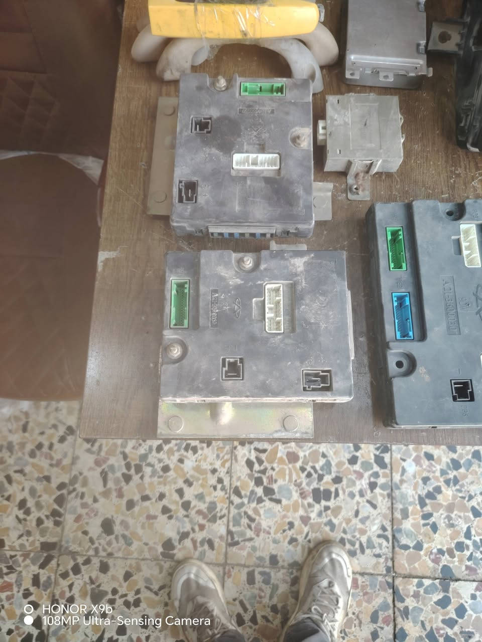 متوفر
تفصيخ A5
بغداد الطالبيه فلكه 83 مقابل مستشفى ابن البلدي *********** علي

نص مكتوب في الصور:
- HONOR X9b
- 108MP Ultra-Sensing Camera
- HONOR X9b 108MP Ultra-Sensing Camera
- O HONOR X9b