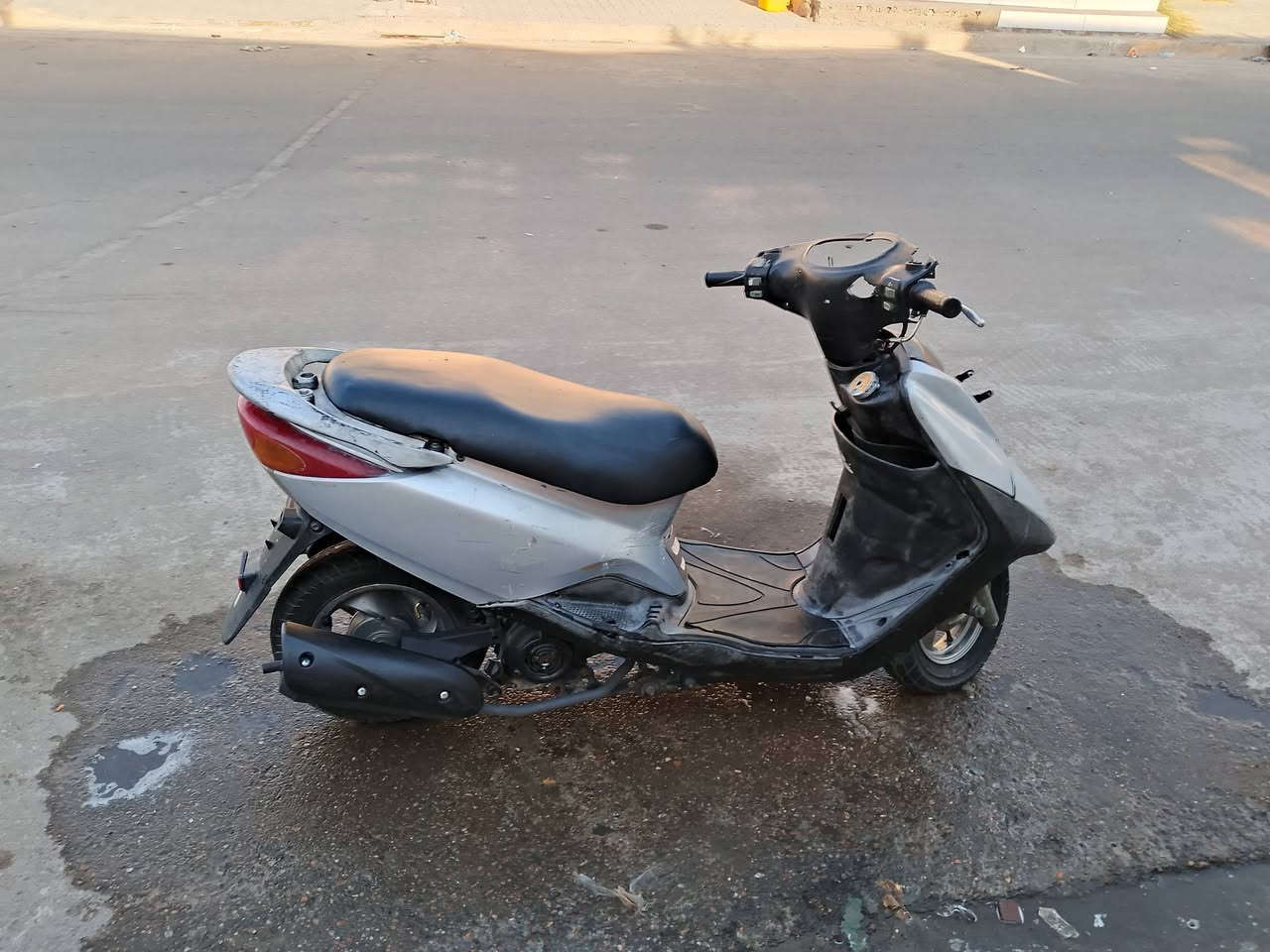 سلام عليكم دراجه بريز للبيع مكينه ناعمه المكان بغداد الحسينيه السعر 300وبيهه مجال الاتصال***********
