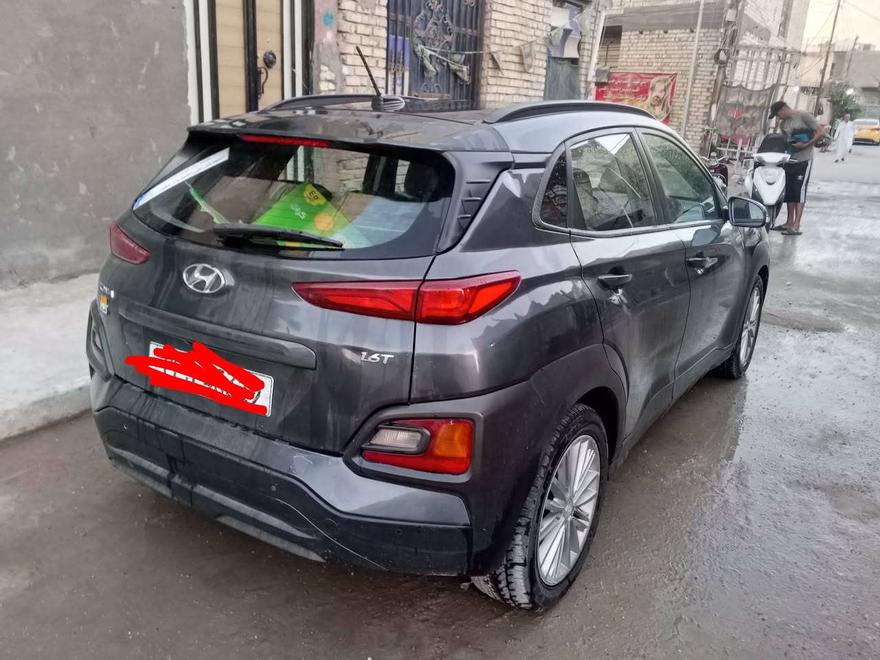 هونداي كونا 2018 وارد خليجي السيارة بيها ضربة بالصندوق خفيفه موصافاتها بصمة تشغيل بصمة ابواب شاشة كبيرة كامرة دوارة تحكمات ستيرن جهتين ويل كب محرك 1600تيربو  رادارات تحديد مسار اشاير بل مري  نظام اي بي اس نظام ايكو اقتصادية  رقم بغداد باسمي السعر ب116وبيها مجال للشراي للاستفسار***********مكاني بغداد حي أور ام الكبر  م
