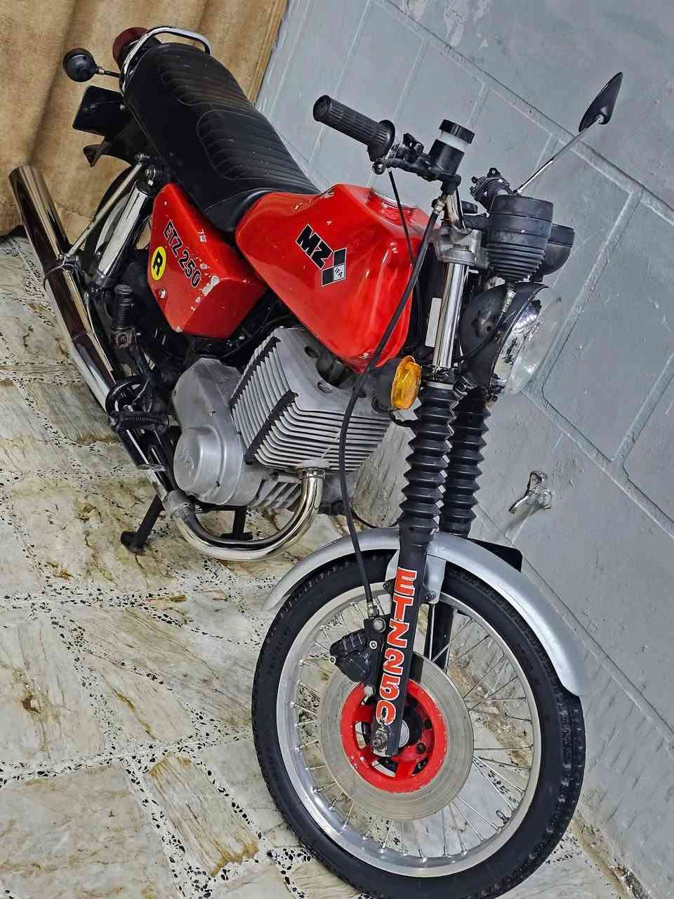 MZ ETZ • ماطور ٨٢ • انكليزي