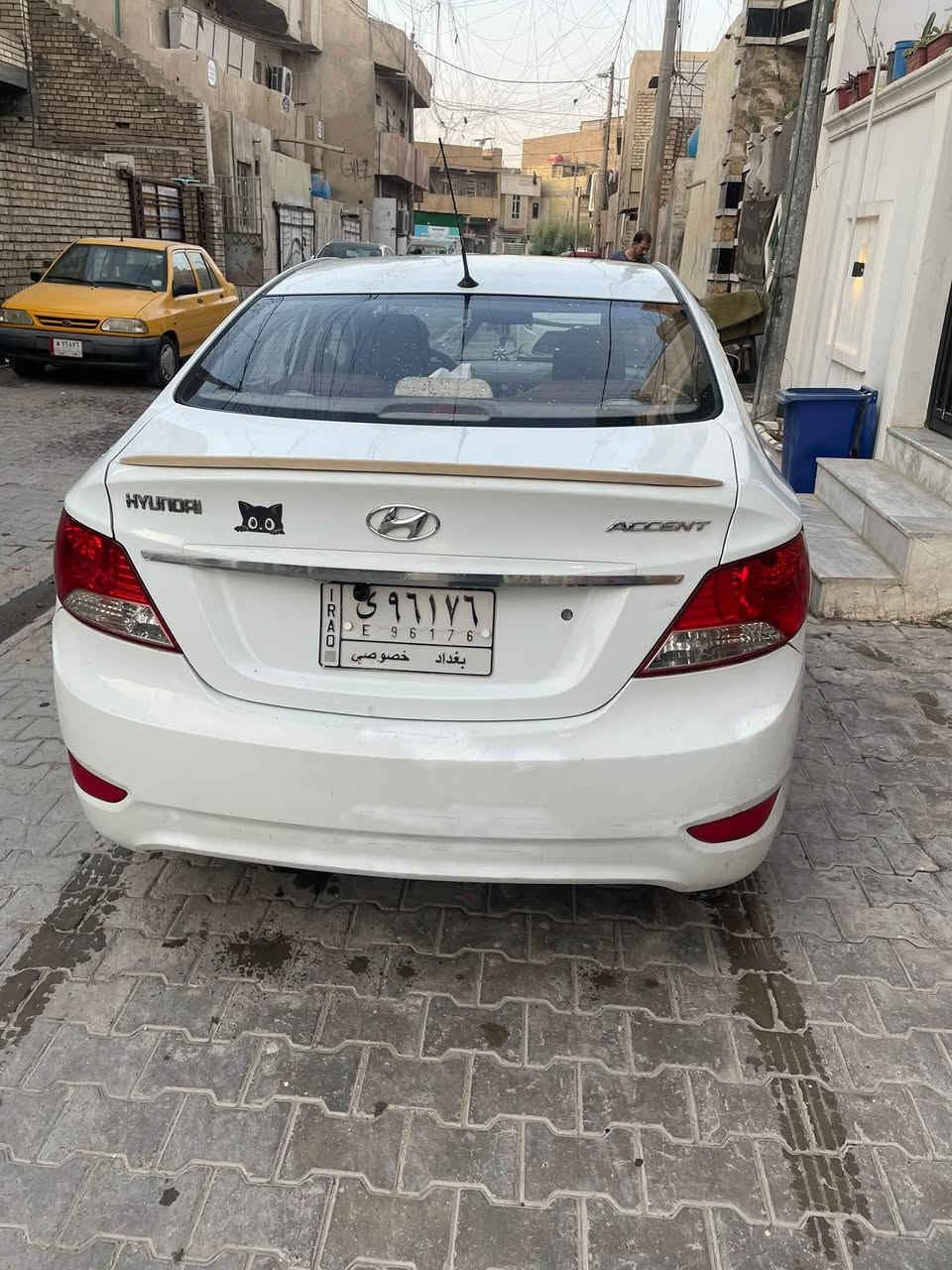 اكسنت خليجي موديل 13 محرك 1600 سنويه بسمي سياره مابيها نقص الحمدلله لاصبغ ولاتبديل ماعدا هذا الشخط بيها فقط الاتصال ***********
