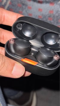 سوني XM4 • نظافة ٩٠٪ • بغداد