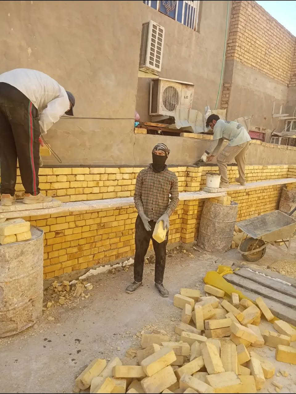 بناء جدران • نجارة السقف • حي الامين الاول