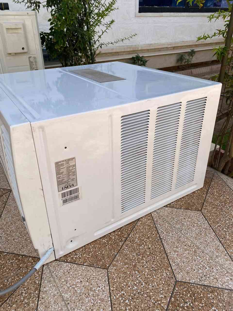 مكيف يونيفا.مستخدم شي قليل  للبيع سعر ٣٢٥ وبي مجال  
***********
