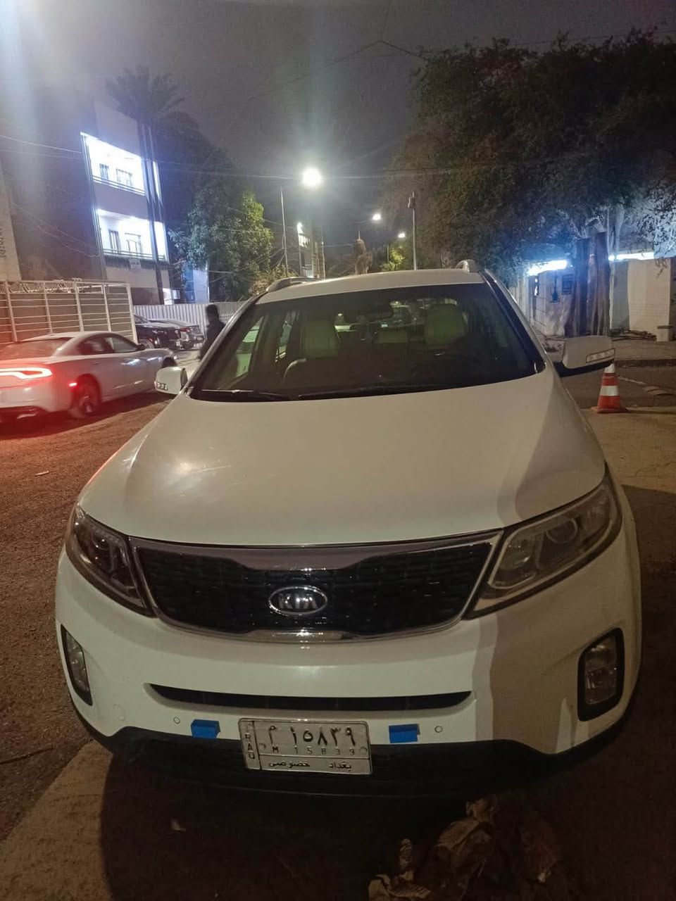 سلام عليكم من رخصة الادمن سورنتو موديل ٢٠١٥ شركه العامه ماشيه ١٣٦ الف km صبغ نصف جاملغ أمامي ونصف جاملغ خلفي بنيد بخ بشرط بدون دواخل سعر 155بيها مجال مكان السيارة بغداد الشعب *********** وات ساب فقط
