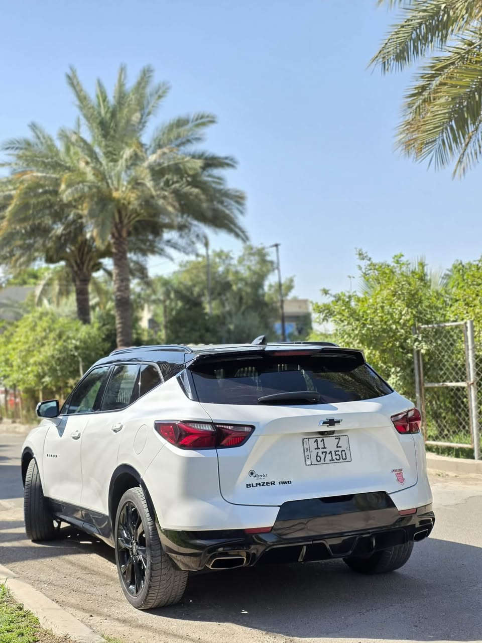 سلام عليكم 
بلايزر 2022 تو كلر RS
مكينة 6 سلندر 3600 
بدون لا. شاصي ولا لغد
مواصفات 
بصمه 
بصمه 4 أبواب
صندوق شفط كهربائي 
فتح الصندوق عن طريق القدم
تحكم ستيرن جهتين
سايد بريك بصمة
كشنات كهرباء
تدفئه كشنات
تبريد قطعتين
رادار امامي 
نقطه عمياء 
اوتو ستارت 
اوتو ستوب
تحديد مسار 
تشغيل عن بعد 
ماشية 97 mi
السعر 185 وبيها مجال 
للاتصال ***********
مكان بغداد حي تونس
