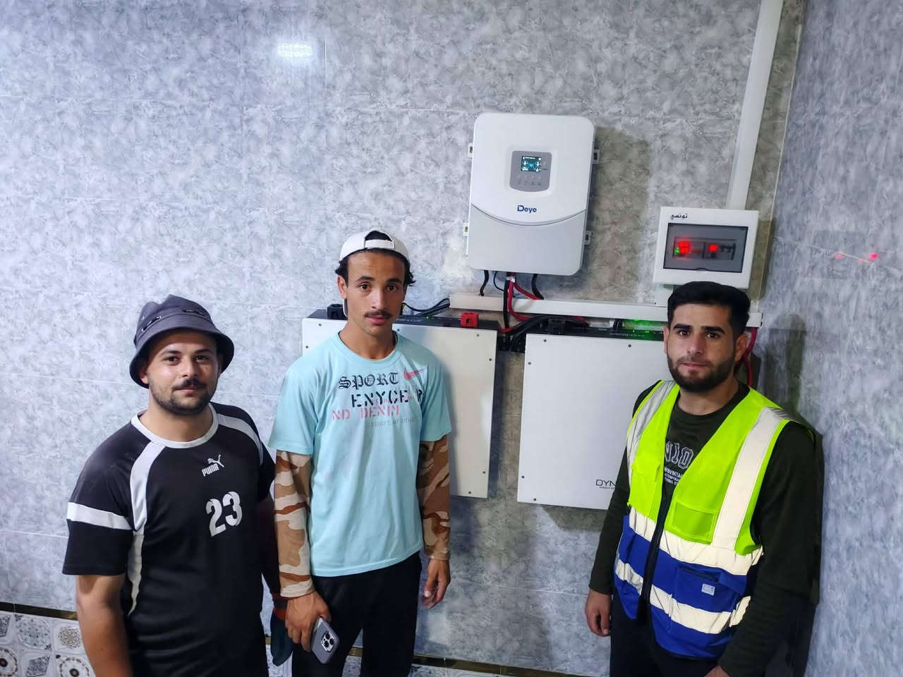 شركة المهندس للطاقة الشمسية 
بدارة المهندس احمد ياسين 
العنوان اسديرة وسطى الثانية (الفياض) 
الرقم : ***********
«لسنا الوحيدين… ولكننا الأفضل في صناعة مستقبلٍ بالطاقة النظيفة.» ☀️🔋
