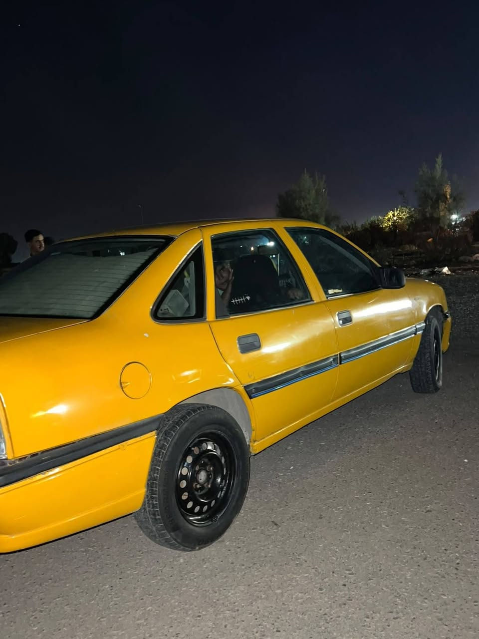 السلام عليكم اوبل فكتره للبيع موديل 1995جام كهربائي محرك 18دفتر بنزين تايرات جديد نقابه مصفر وكاله شرط نضام نقد او اقصاط شراي اتصل متوفر وتساب ***********
