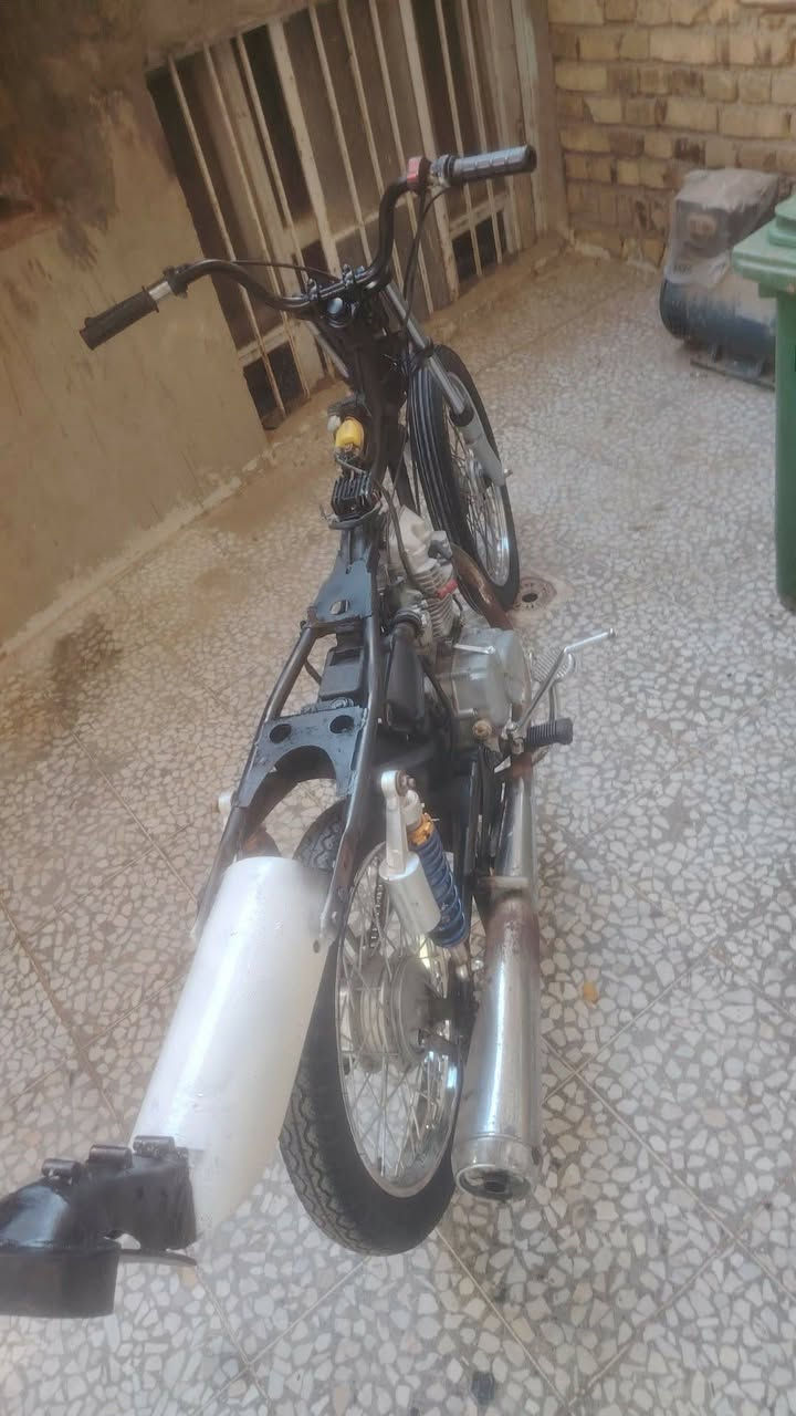 سلام عليك  ٤ كير كلك للبيع   شوفت عينك درجة نص عمر  مو تجي يمي وتكلي هاي شنو وهاي شنو  استوني امرتب مكينتهة الدراجة ٢٥٠ وبيهة مجال بصيط  ***********
