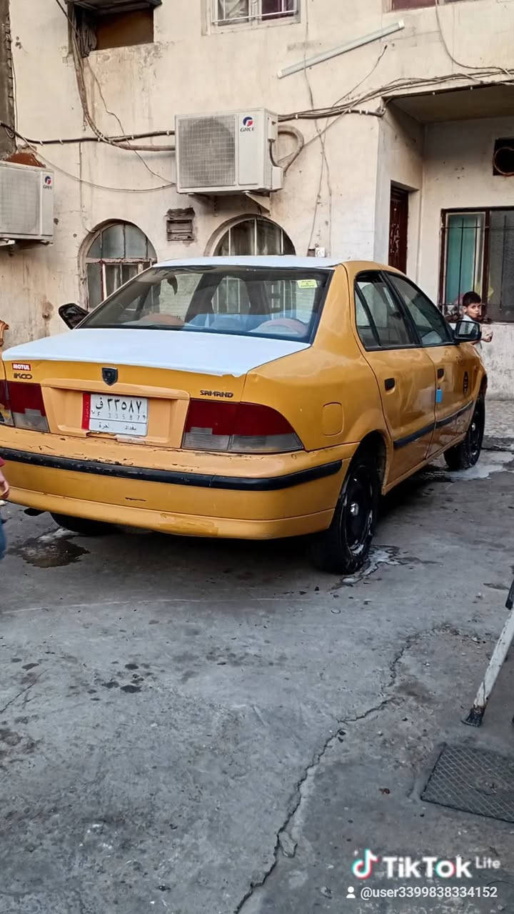 السلام عليكم سيارة سمند موديل ٢٠١١ كير ومكينة خير من اللة سعرة سعرها ٢٠ورقة مكاني بغداد بيهة مجال حك الجية***********
