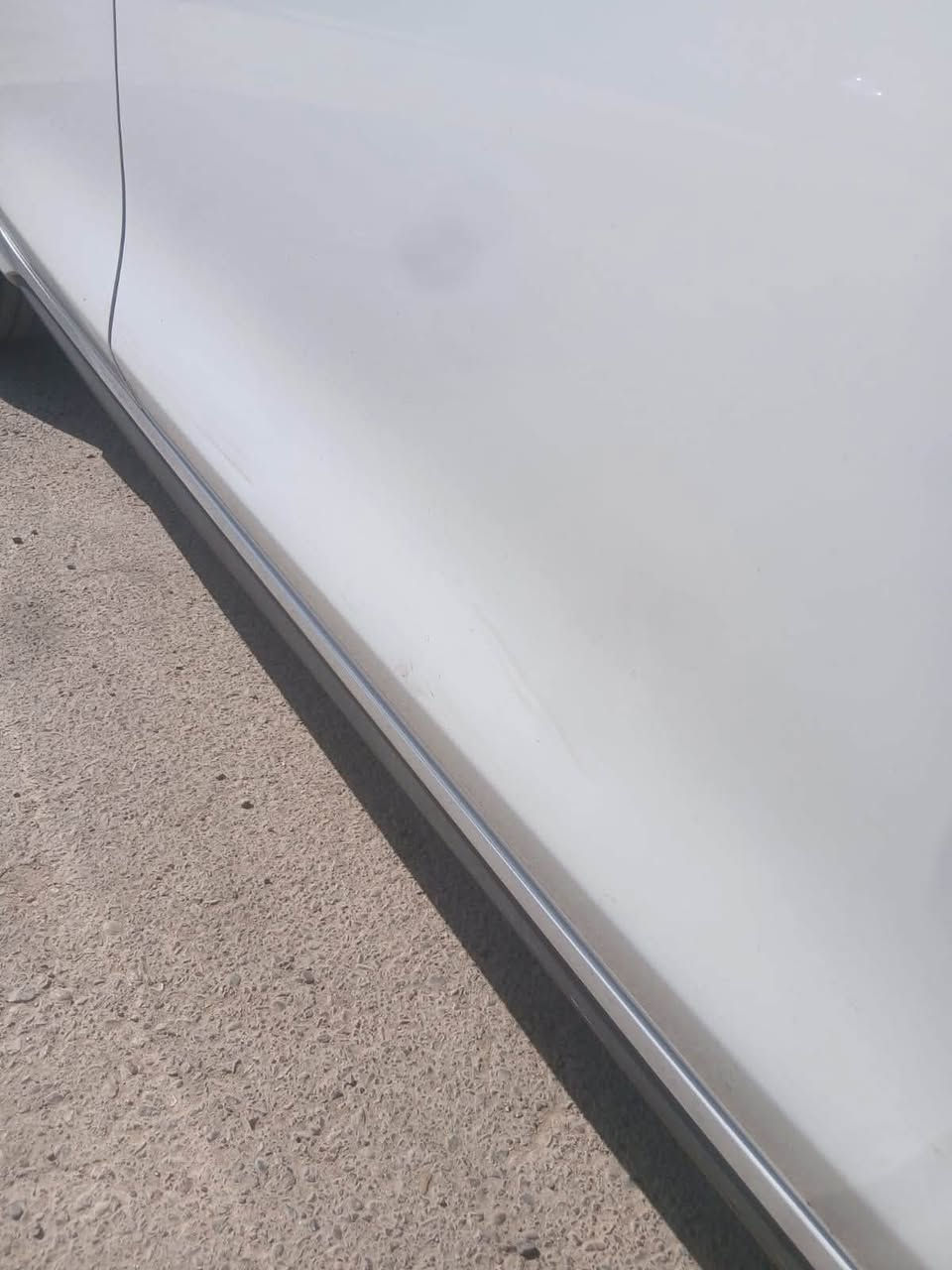 السلام عليكم ورحمة الله وبركاته 
للبيع BYD دستروير 2025 
17000KM الكلي 
بيها رصعة بالقمارة 
و شخط بالباب موضح بالصور 
السعر 19 مليون 
*********** واتساب
