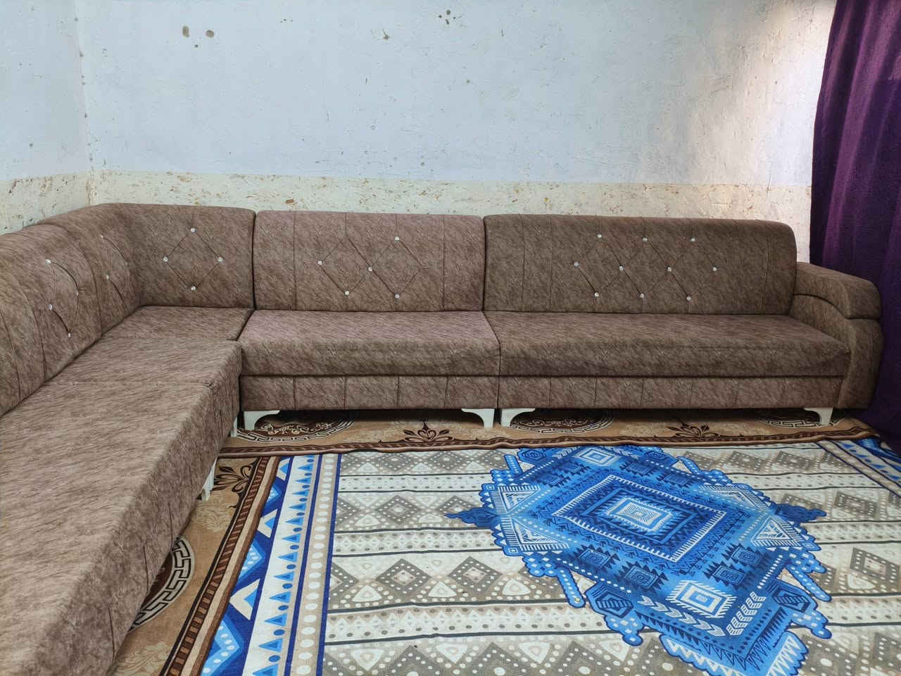 ديوان 10 مقاعد تزكام درجئ اولى نضيف حيل مابي اي ضرر سعره 225وبي مجال مكاني الكاظميه يوجد توصيل بكروه *********** يوجد واتساب
