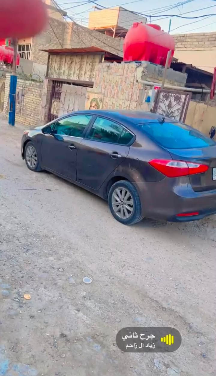 السلام عليكم
كيه فورتي للبيع

موديل 2017 

صبغ عام 

كصه بل الحوض مال صندوك 

كير محرك كلها نضيفها

سعر سياره85 

وبيه مجال

وتحولين ثاني يوم 

***********
