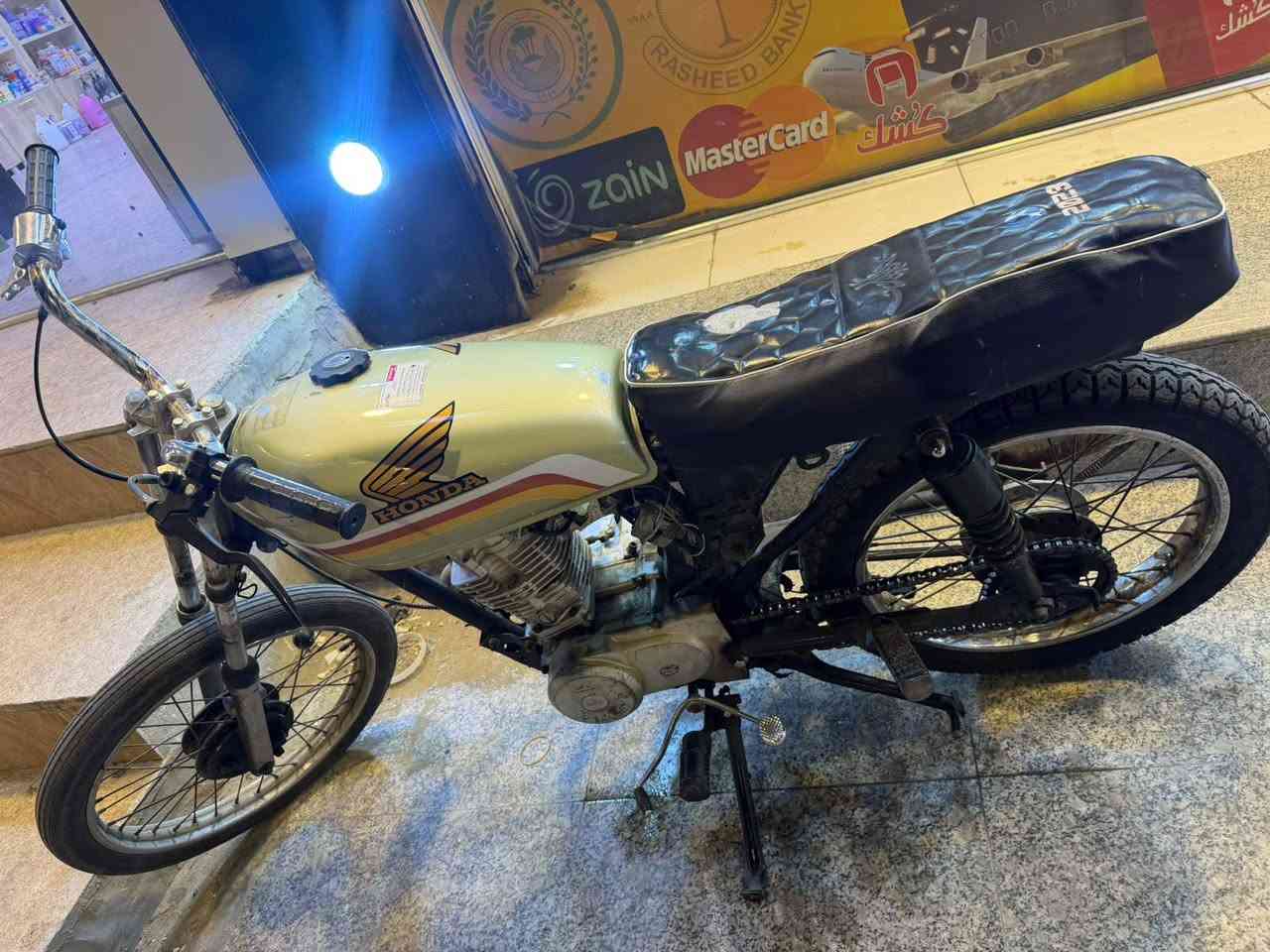 السلام عليكم دراجه نامه ادوات شوف العين دراجه حلوه محرك نشط تجي تشوفها شوف العين السعر 300 الف الشراي يتصل الموشراي لا يتعبني اجاوب واتساب واتصال *********** المكان البصره
