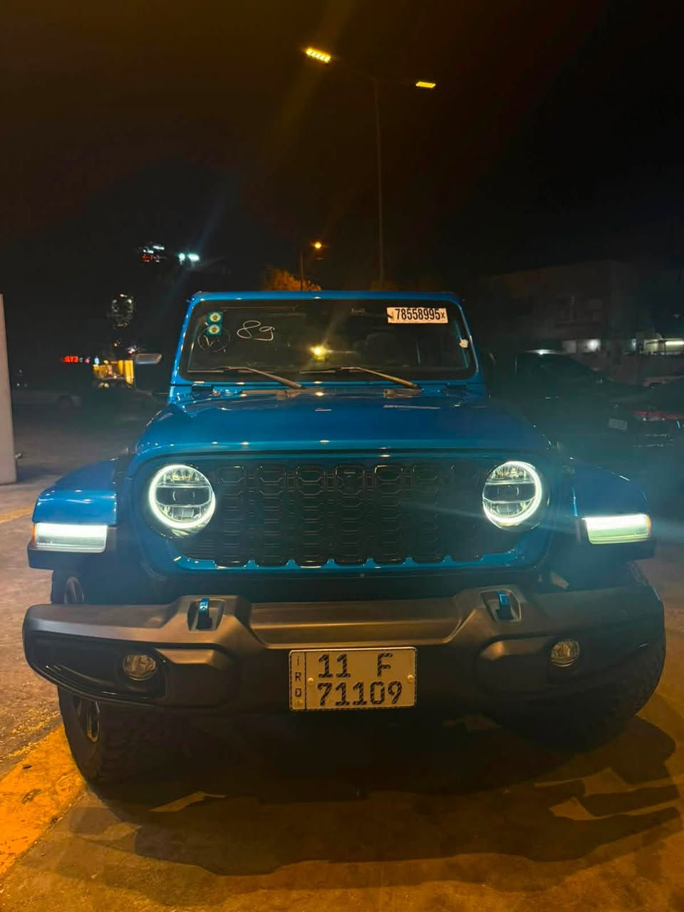 جيب لانكلر صحاري فول الفول محرك 2000 توين تيربو ماشي 30 رقم بغداد شهداء السياره ولا غلطه لون مميز
السيارة اني جايبهه من امريكا وجديدة من كلشي وبلادي حادثهه كلش خفيف بالصور مبين 
رايدهه ب280 وبيهه مجال مكاني حي العدل 
***********
