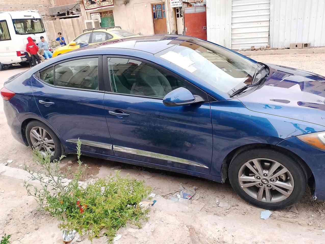 ---

*🚗 للبيـــــع Hyundai Elantra موديل 2018 🚗*

*المواصفــــات:*
*الموديل*: 2018
*المحرك*: 2000cc
*الممشى*: 138 الف كم
*الصبغ*: قطعتين فقط - جاملغ خلفي + قبغ جنطة مبدل
*باقي السيارة*: كله سليم صبغ وكالة مكفول 100%
*الحالة*: سيارة بيتيه نظيفة، ميكانيك وكير وتبريد شرط
سياره....نص فول 
*السعــــر*: مناسب للجادين 
*المكــــان*: بغداد
*للاستفســــار*: ***********

السيارة جاهزة للفحص بأي وقت  
لا اريد مراوس

--- مكان بغداد.....  جماعه رعايه الكسور لتعلق لاتراسل 
بس الجادين يتنصل يدلل

