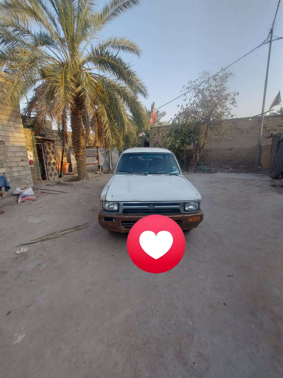 سلام عليكم بيكم تيوته موديل ١٩٩٠ للبيع مكينه تري واي شويه بيها تنقيص سعر ٣٨ وبيها مجال مكاني بصره المدينه  
***********
