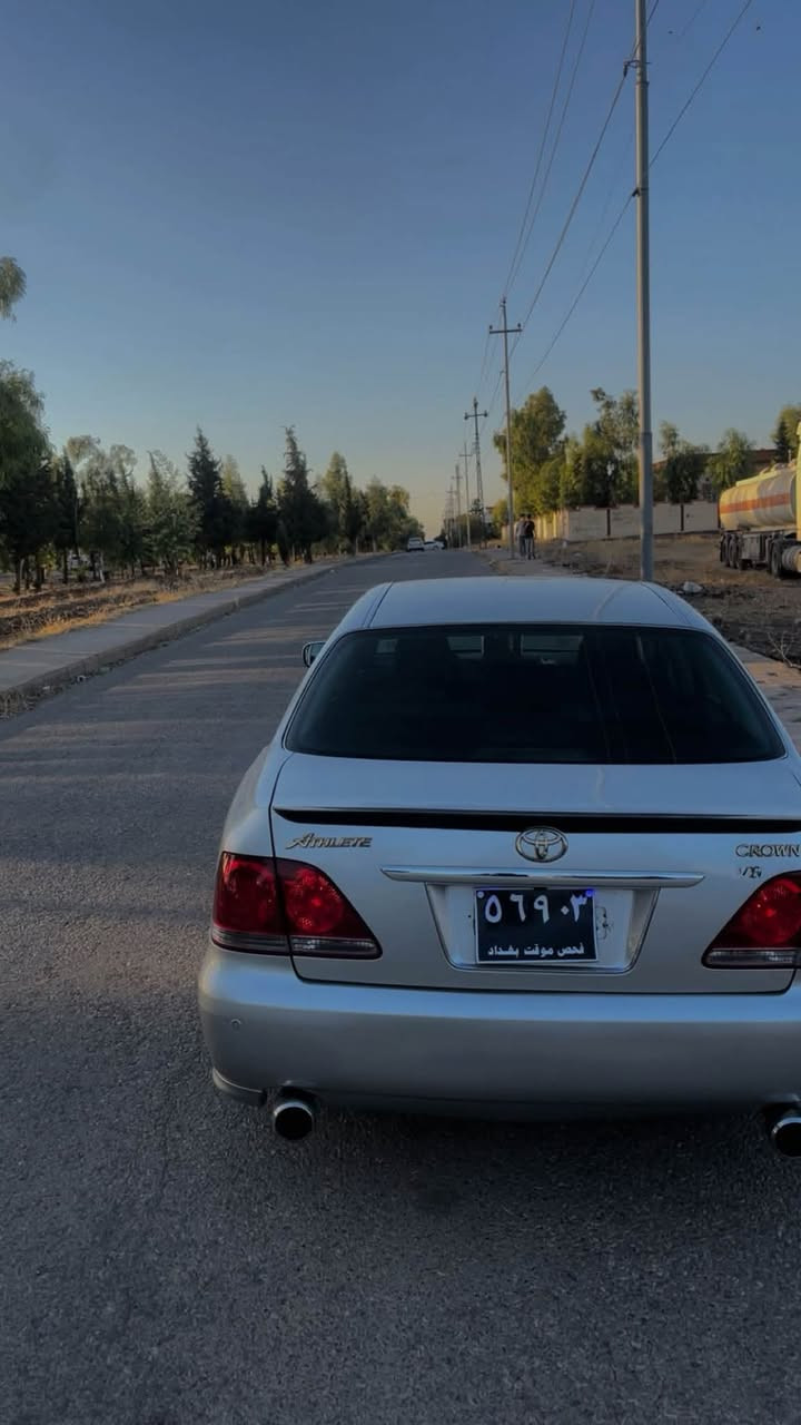 سلاوی خوا لە هەمولایەک 
شاهینە ٢٠٠٥ براوە ١٨٢ 
بیلاد سپۆرت 
سەیارەکە جایزو بی عەیبە 
جوار دەبلی سپۆرتی دایسی لە ژیرە 
سەیارەیەکی جایزو بیعەیب 
٣ دوگمەی ناورەش 
کۆدۆ بارکۆدی هەیە 
شاشەو کامیرە
گیرۆ مەکینەی بەشەرت 
رەنگ گۆراوە کەڤەر گۆراو شانسی کۆسەرە 
سبوخ لیدراو 
هەموی بەشەرت 
شوینم چەمچەمال
ژم***********
سعری ٤٨ تۆزیک مەجال
