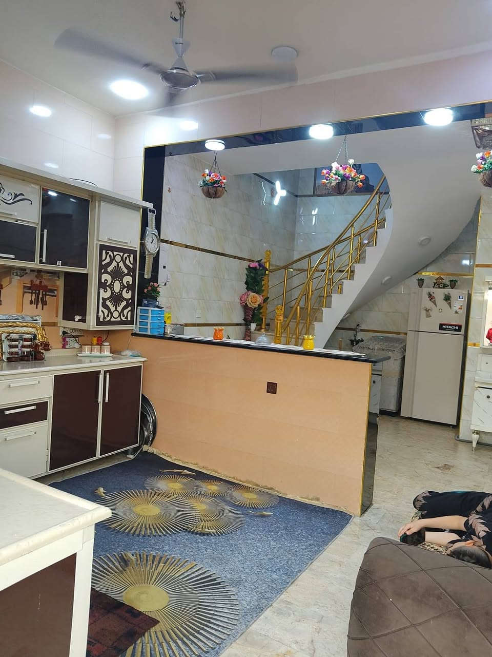 بيت( 100م) مربع 
بيت كامل مكمل اي نقص مابيه بناء حديث طابوك بلكامل 
تصميم يخبل داخل وخارج 
الطابق الارضي 
استقبال 
مطبخ 
حولي 
غرفة نوم 
حمام 
ترك 
الطابق الثاني بيه 3 غرف نوم (العنوان) الزعفرانية منطقة حجي جعفر *********** (السعر 180مليون ) وبيه مجال
