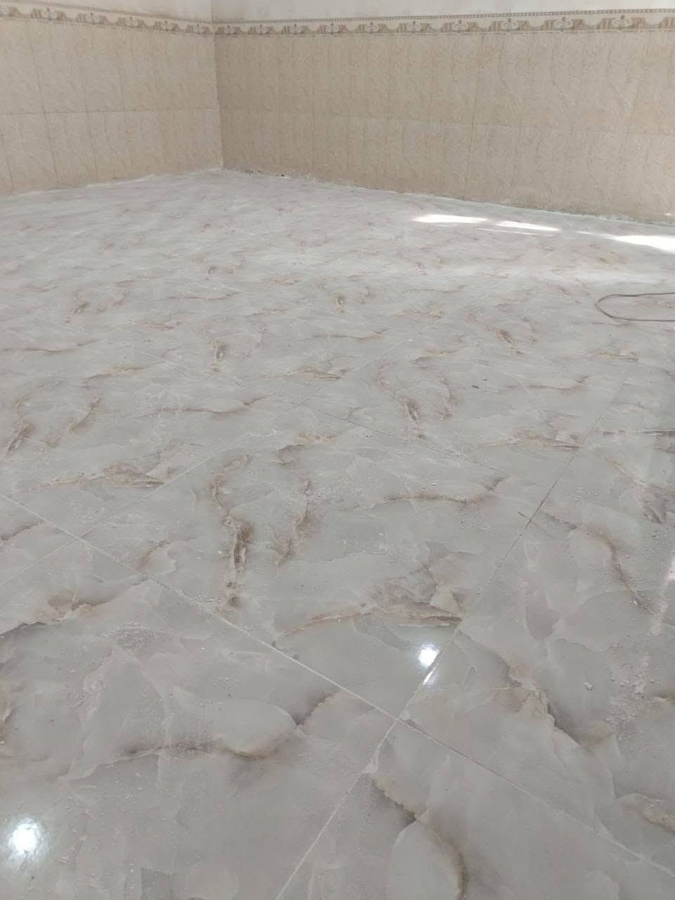 يالله سلام عليكم خلفه سراميك جداري ارضي كاشي الواح 120.60 المتر 7 جداري ارضي مكاني نجف والي عنده مجمع مثل كربلاء اجي عادي رقم الهاتف ***********

