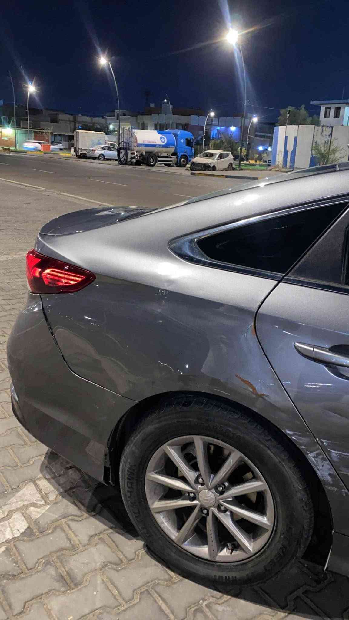 السلام عليكم السياره موديل 2019 معوقين صايره حره تحويلها جاهز ومضمون وماعليها اي مشاكل او مطلوبه نهائياً حادث السياره جاملغ وبنيد وبيها دحجة الجاملغ الوره واضحه بصوره فقط باقي السياره جاهزه كير مكينه تبريد حدادتها نص عمر ومعروف مواصفاتها سعر السياره 117 وبيها مجال رقمي *********** مكاني بصره الي تخدمه حياه الله والي ماتخدمه على عيني وراسي البصرة, العراق
