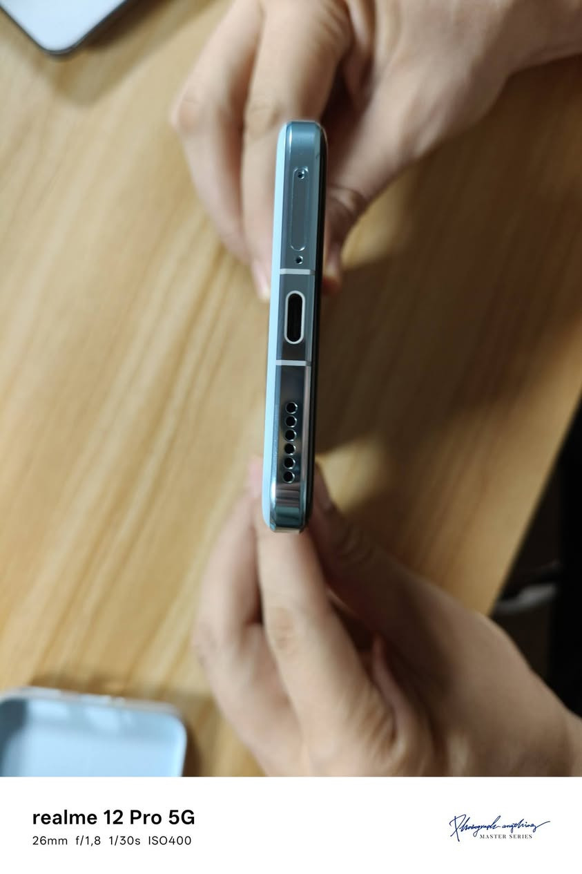 السلام عليكم
📱 للبيع Honor Magic7 Pro – شبه جديد

الهاتف بحالة ممتازة جدًا وشبه جديد، استخدام نظيف ومحافظ عليه.

🔹 اللون: سماوي

🔹 الذاكرة: 512GB

🔹 الرام: 12GB

🔹 الحالة: شبه جديد

🔹 لا يزال عليه حماية الشاشة الأصلية من الشركة

🔹 مع الكارتون الأصلي

🔹 مع الشاحن السريع

💰 السعر: 900,000 دينار 

السعر، والجهاز مناسب لمن يبحث عن هاتف فلاجشيب بحالة قريبة جدًا من الجديد.

للتواصل: ***********

نص مكتوب في الصور:
- realme 12 Pro 5G
- 26mm f/1,8 1/60s ISO400
- Photograph anything
- MASTER SERIES
- 26mm f/1,8 1/25s ISO1000
- Photograph everything
- realme 12 Pro 5G 26mm f/1,8 1/30s ISO400 Photograph everything MASTER SERIES
- 26mm f/1,8 1/40s ISO500
- realme 12 Pro 5G 26mm f/1,8 1/30s ISO400
- realme 12 Pro 5G 26mm f/1,8 1/30s ISO400 Photograph anything MASTER SERIES