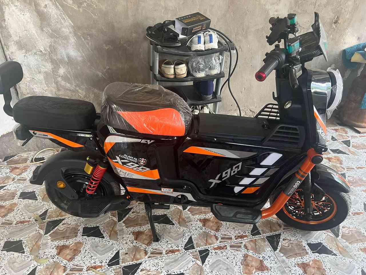 سلام عليكم دراجه شحنX900 بعدهي جديده اخر اصدار السعر700وبيهه مجال العنوان البصره الجبيله الرقم***********
