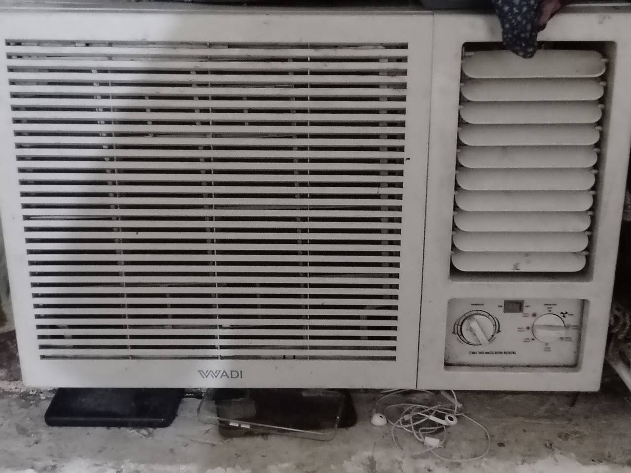 سبلت طن ونص يشتغل سحب ووطنيه مستعمل اسبوع سعره مليون 100
مكيف 350.
 رقم الهاتف ***********
العنوان بغداد الشعب
