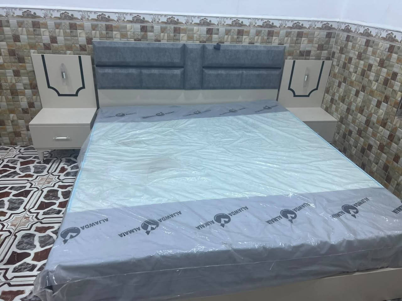 السلام عليكم غرفه تركيه استخدام شهر للبيع حته ملابس ماخلين بيها سعر 550 هيه ومندر عنواني قبله وهاذ رقمي للتواصل *********** وتساب بي
