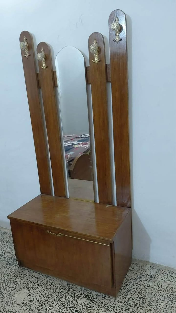 ااسلام عليكم 

غرفة نوم انجاره درجه اولى نضافه شرط 
العنوان سامراء حي الزراعه للاستفسار 
***********
سعر ٣٥٠ وبيها مجال بسيط
