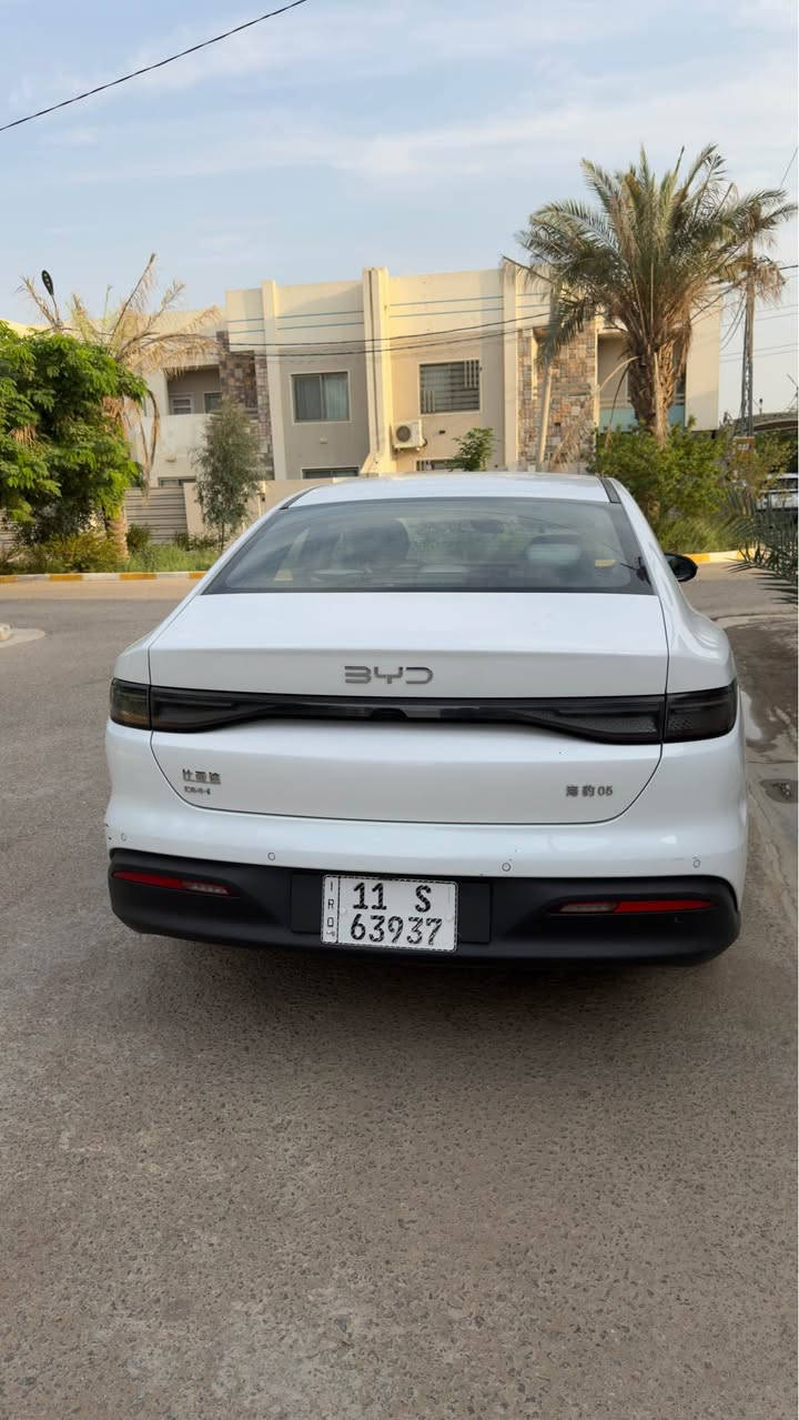 Byd2025 سي ال فايف رقم بغداد بسمي. سياره مكفوله

ماشيه 27 الف كامل شحن وبانزين 

سياره ويل كب  وحساسات وشاشه وموصفاته معروفه 

. بيها بس 3 اصابع رصعه مرجع بارد بجاملغ الامامي جه السايق 
تمشي 60 كيلو بشحنه كير طرح 

رايده 20500 عشرين مليون وخمسميه وبيها مجال للطيبين 

*********** النجف, العراق
