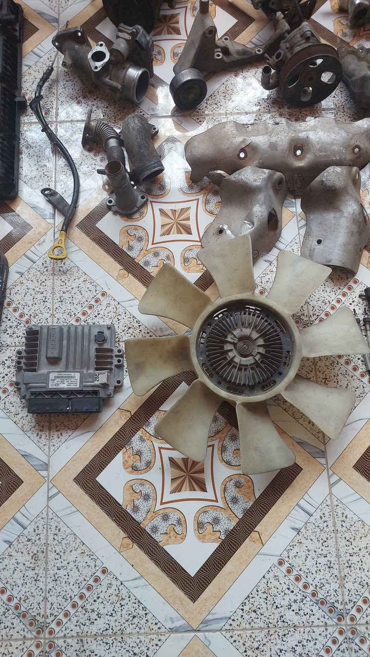 السلام عليكم  اخوان  ادوات محرك مسكر مجول اخوا الجديد  سوبر ونوزلات وكمبريسر  وثلاجه وقبق ولفات سلف كلج مروحه  دبلات خلفيه جدد مثل ما موجودات بالصور ابيعهن كلهن السعر 750000 للإستفسار *********** البصرة, العراق
