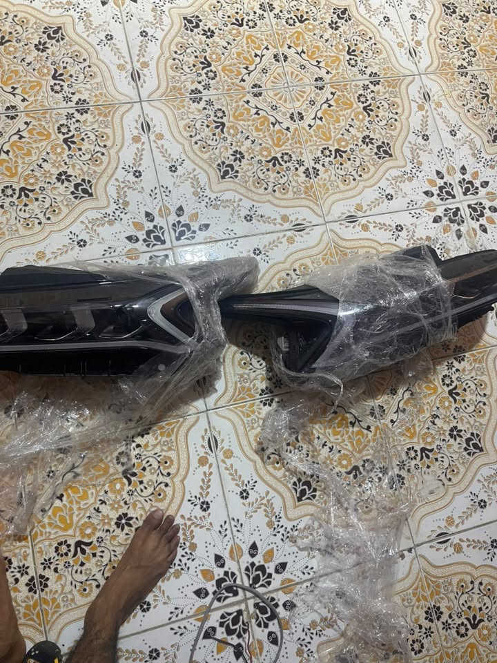 بيع مستعجل  سعره 350 الف بسعر لوحد لاايت كي فايف مديل ٢٤ لد ابيض كوري ٣ عدسات يرهم ع جميع مديلات عده ٢٥ رقم *********** مكاني بصره
