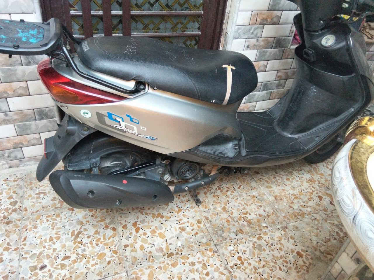 دراجة بغبغاءنوزل مكفولة رمبة
زيرو والله العضيم جديدة 
كلشي ما مبدل بيهة والله 
جديدة صالي ٤ايام من جبتهة 
سعرهة /مليون وربع
رقم الهاتف ***********
بي وات ساب
