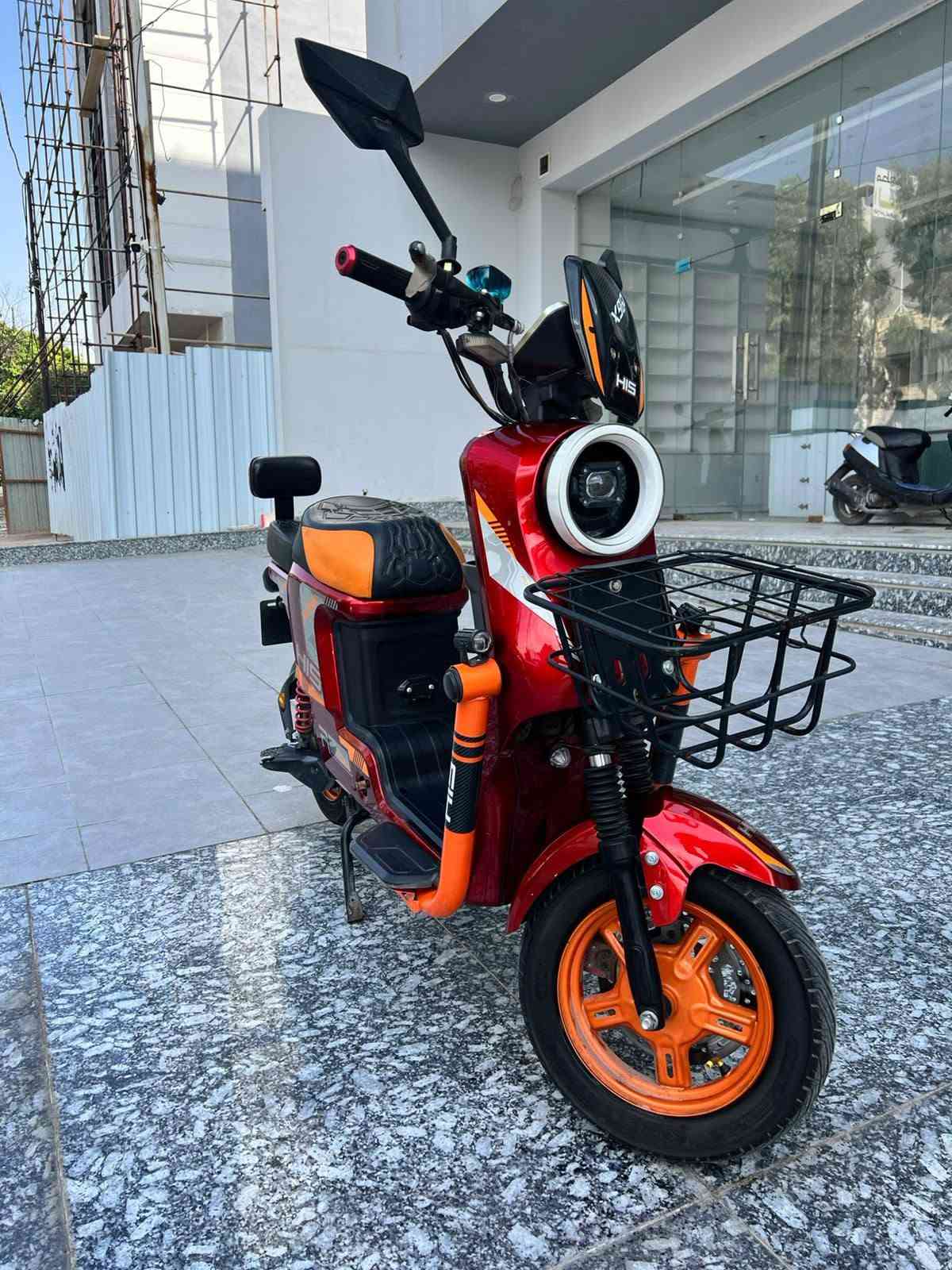 ماطور شحن
X900
فول مواصفات 
 البك R
دبل إشاره 
عالي ناصي 
تشغيل بصمه 
لون مميز 
ماطور جهاز بس تشغل وتمشي 
السعر 450 وبي مجال للشراي
