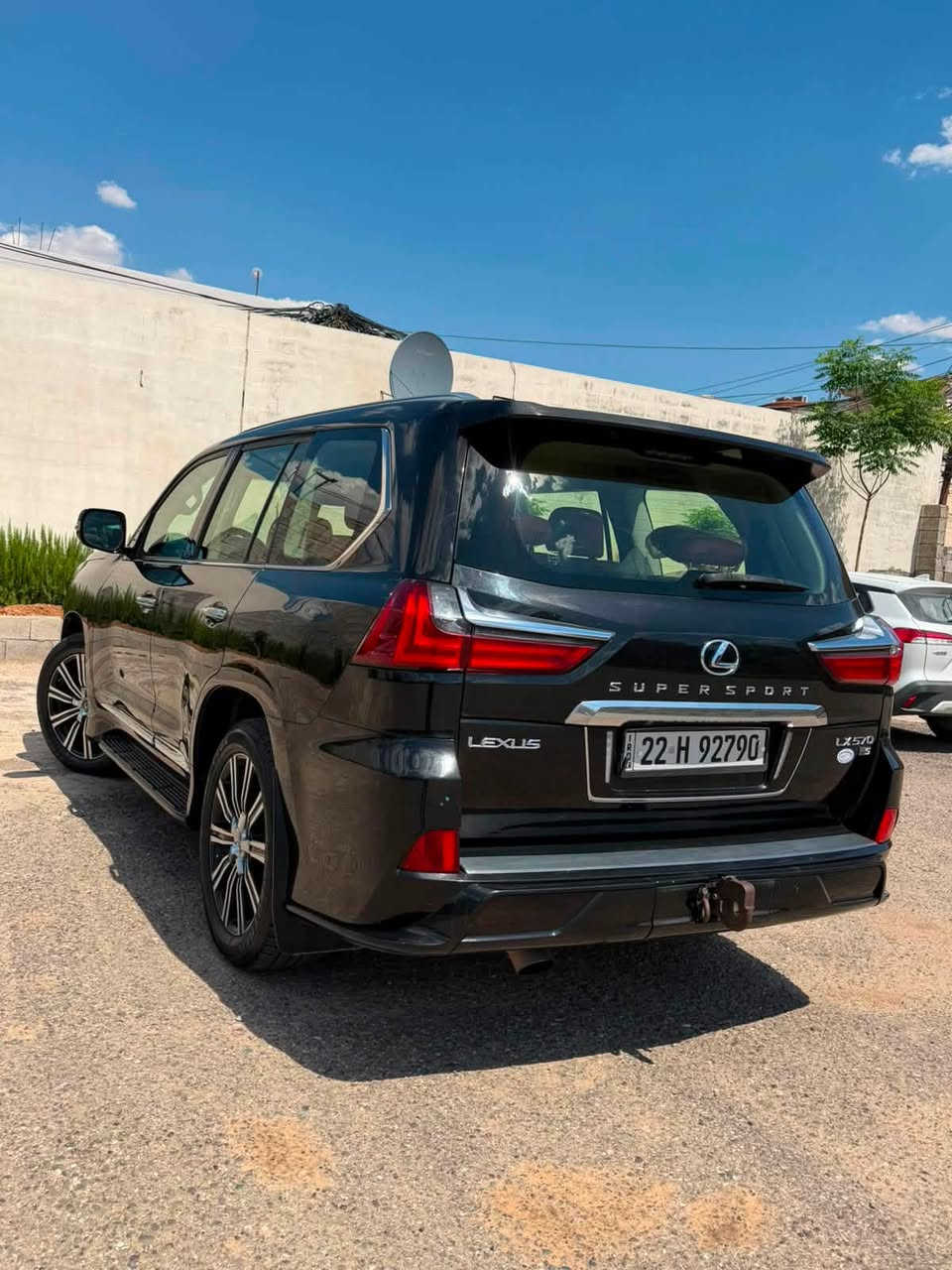 السلام عليكم
Lexus LX 570 super sport بريم فول مواصفات 
موديل 2018
ماشية 93000 الف حقيقي 
بيها دعامية الخلفية صبغ + PDR صغير بل صندوق الباقي مكفول كير و مكينه بشرط 
مكان سياره اربيل عنكاوا 
رقم موبايل *********** 
سعر 63,000$ بيها مجال
