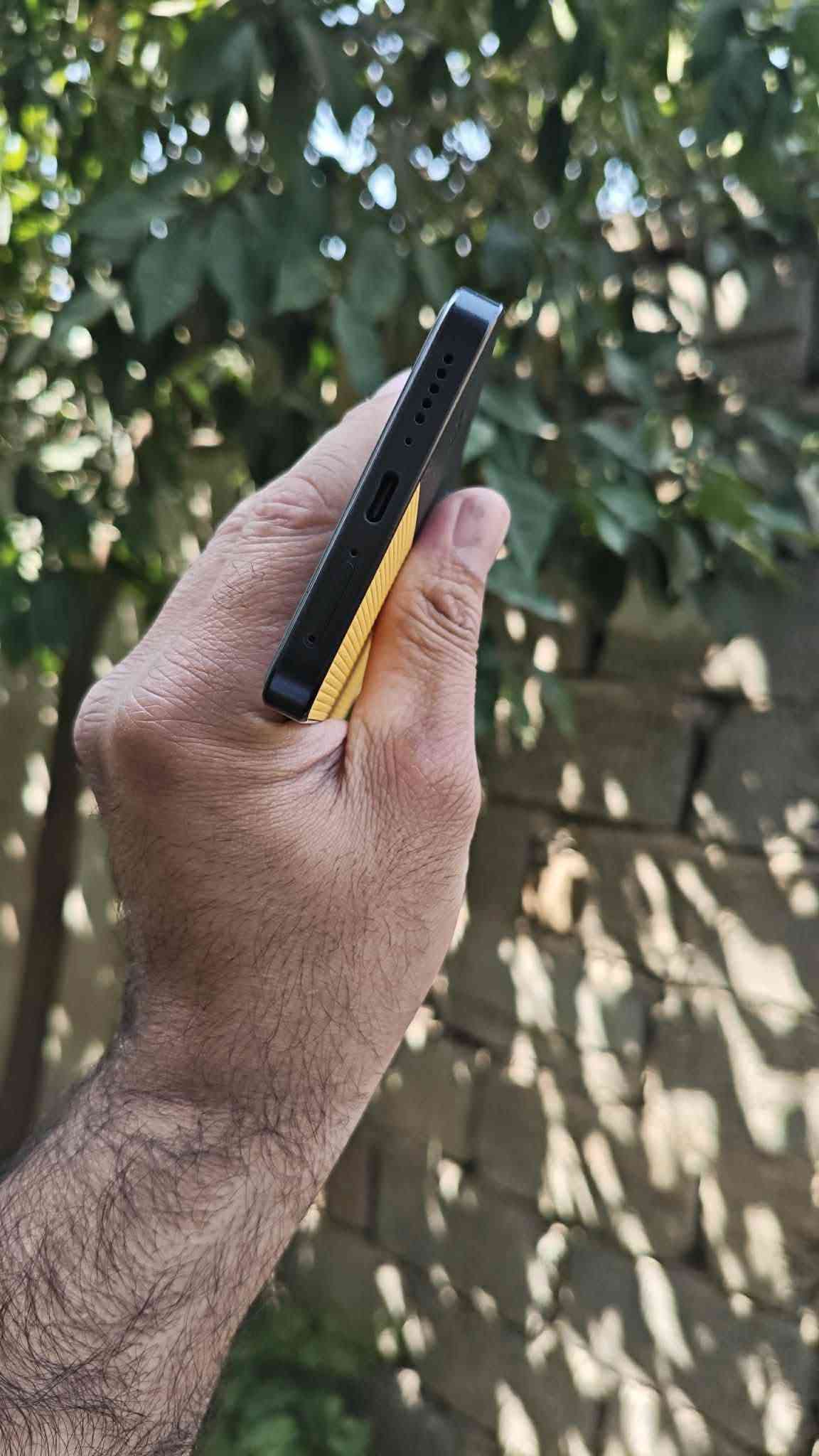 السلام عليكم POCO X7 PRO ذاكرة 256 جهاز بحالة نضافة 100% ملحقاته كامله ويا كارتونه وشاحنه وكفر كل المحلقات بالكامل بطارية 97 للبيع بسعر 375 للأتصال *********** مكاني كربلاء ويوجد توصيل
