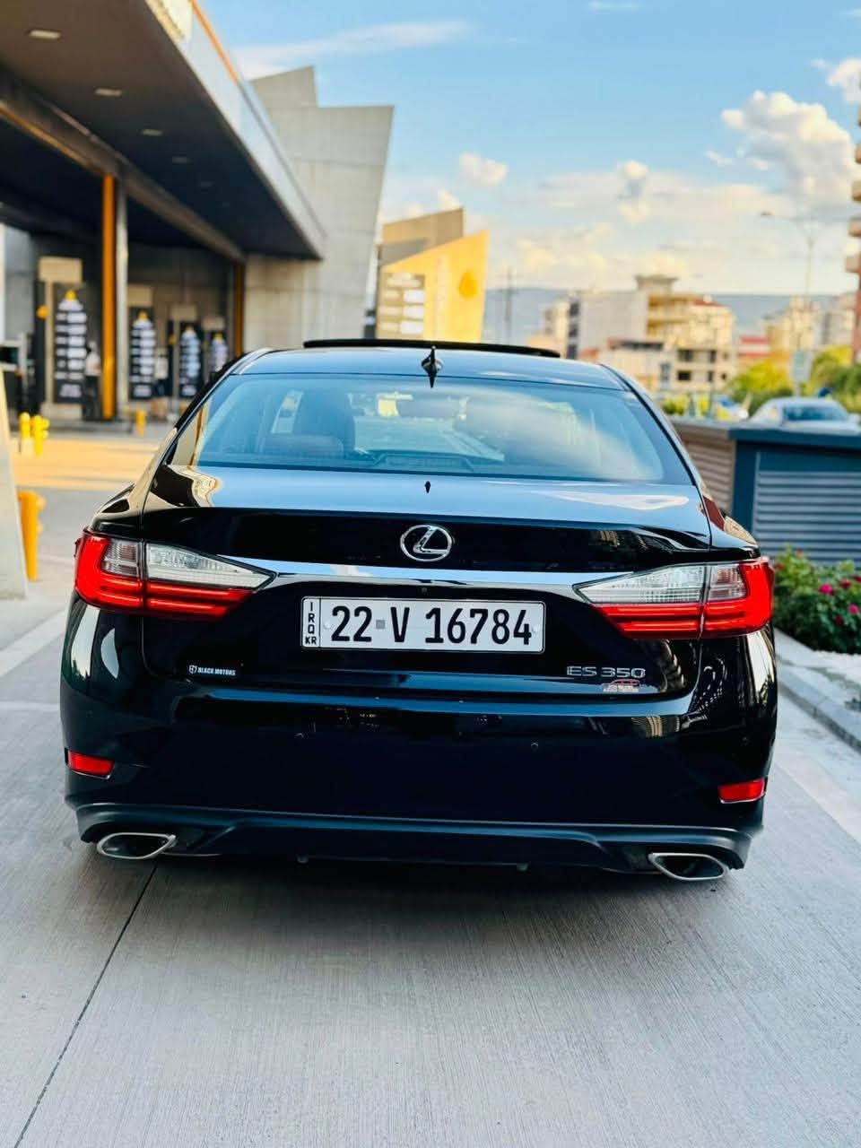 ﷽
LEXUS ES 350 2017
◽️ليگزز ES 350 موديل 2017 فول مواصفات
🔹لون اسود 
        ~~~~~~~~~~~~~~~~~~~~~~~~~~~~~~~~~
مكان🌇: سليماني               سعر💵: 188$ 🔐
 ◽️موبايل / ***********
***********📲
        ~~~~~~~~~~~~~~~~~~~~~~~~~~~~~~~~~
◽️محرك V6 3.5L سته سلندر
🔹گير و محرك بشرط مامفتوح
بدون صوت بدون صرف و خلل بشرط فحص
🔹ماشيه 65 الف حقيقي
🔹  اتنين بصمة بيلادي موجود📦

▫️بيها {{ باب سايق و  و نص بنيد صبوغ }} بدون داخل
🔹سيارة جديد حيل حيلوة نضيفة

◽️مواصفات
{{ بصمة - فتحة - داخل مشمشي و قهواي  - رادار أمامي و جانبي   - كشنات جلد - كشن تتفيىة و تبريد - كشن و ستيرن كهربا - كشن خزن - ستيرن تتفيئة - شاشة - ماوص - تبريد مركزي - نيزامي أيكو - نيزامي سبورت - لايت ليدو زينون - مراي شفت - ڤوليوم - بلاجكتور - بعد هواي مواصفات }}

◽️اربع تاير و ويل بيلادي جديد بدون مصروف
🔹نظافه ١٠٠٪؜ كامل سيرفس بدون نقص و بدون مصرف
🔹بسميً السنويه بشرط تحويل و خرامه
🔹سنوي و رقم و هزة كلها جديد
سياره مابيها دينار مصرف كامل من كل نواحي

نفسي يوم /تحويل و كاله حاظر
مكان / داخل سليمانيه🌆
        ~~~~~~~~~~~~~~~~~~~~~~~~~~~~~~~~~
