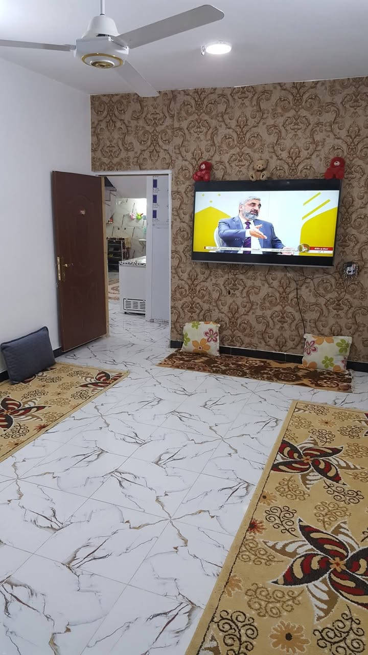 دار للبيع رقم الجانب الايمن بالقرب من دائرة الكهرباء المساحة 150 اكثر تفاصل الاتصال على الرقم ***********
