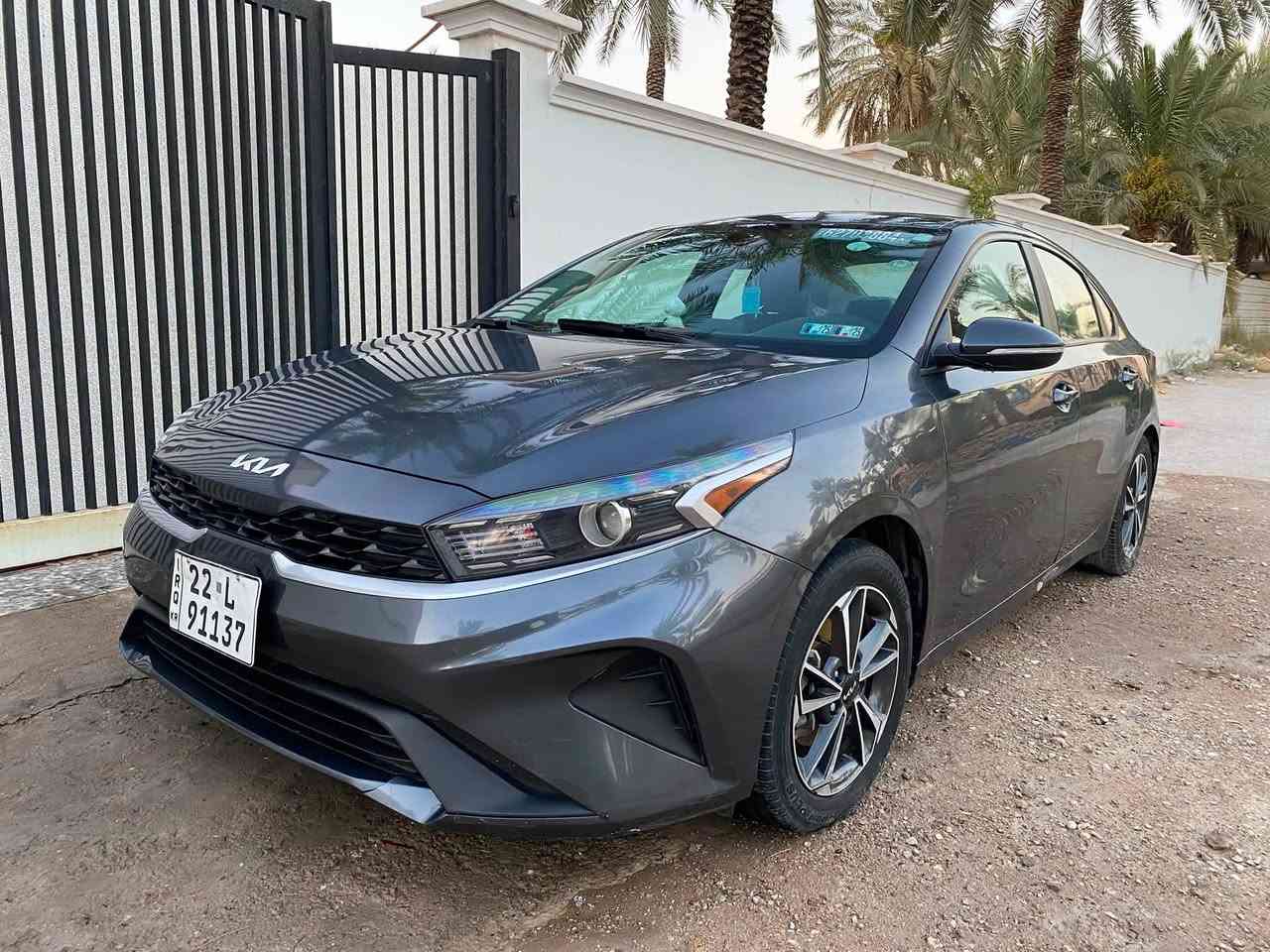 السلام عليكم كيا فورتي2022رقم اربيل وارد امريكي بيه طخات بسيطه كلهن ع بارد معدلات نص فول ماشية 45 مكينة 2000 دوش صور الحادث ولسونار موضحة وية لصور السعر 127 ورقة  للاستفسار ***********
