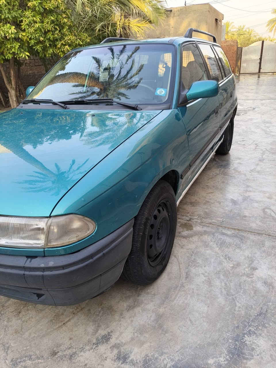 سلام عليكم اوبل استره ستيشن ١٩٩٤ بسمي سنويا ل ٢٠٢٩ سياره جاهزه وجديده بمعنا الكلمه مابيها اي نقص كهربائيات فول حته كلوب الچكمجه شغال بس نقص تبريد عاطل مكان بعقوبه رقم تلفون*********** 
السعر ٤٥ وبيها مجال بسيط كلش
