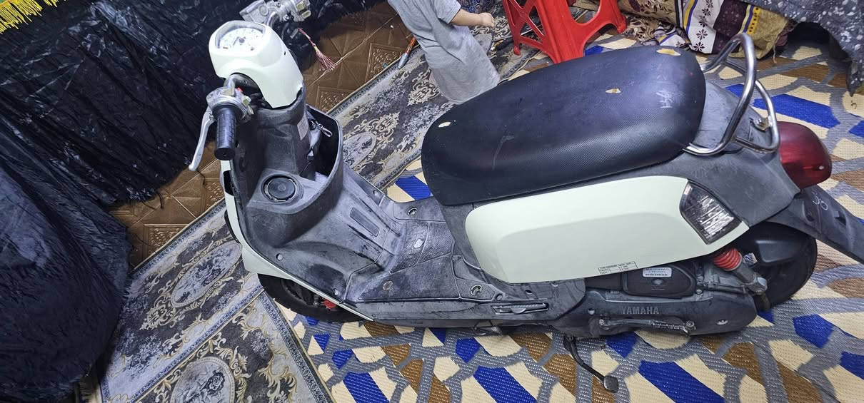 بوليسي  بلاد 49 كفرات أصلية جاهزه من كلشي سلف هندر كهربايات  اشاراه دبل ليتت عينه كلها شغالة الدراجة جاهزه من كلشي مال جناي السعر ٦٠٠ الف 
العنوان البصره.   ***********
