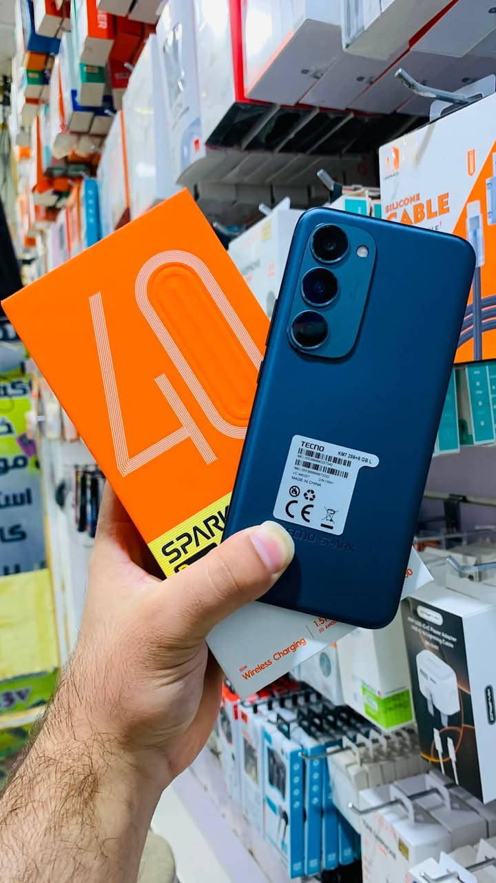 تكنو سبارك 40 برو ذاكرة 256 شاشة 144 هرتز كامرة 50 MP جهاز جديد كلشي ويا مستعمل 4 ايام سعر جديد 425 وهاذا 395 جهاز وعلي حتة جيسة وياا ناصرية ***********
