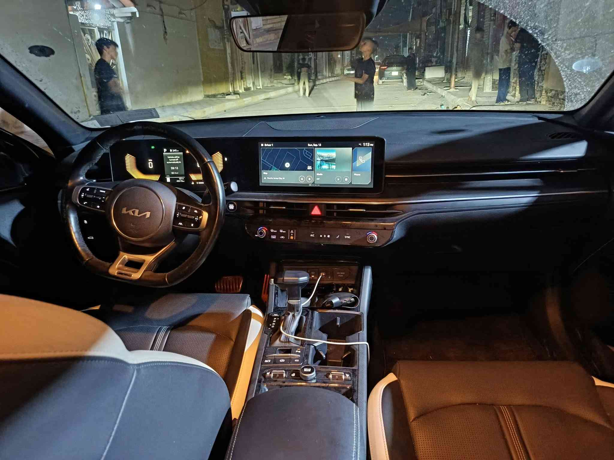 السلام عليكم 
K5 2025 جيتي لاين دخول جديد شهداء ب اسمي اسوي وكاله عامه
فول مواصفات قماره حديد وارد امريكي 
حادثها بسيط بارد جاملغ خلفي و ضربه بلباب موضح بلصوره  الباقي كفاله 
محرك 2500 gt المرغوب 
لباقي تفاصيل *********** 
مواصفات gt lien

