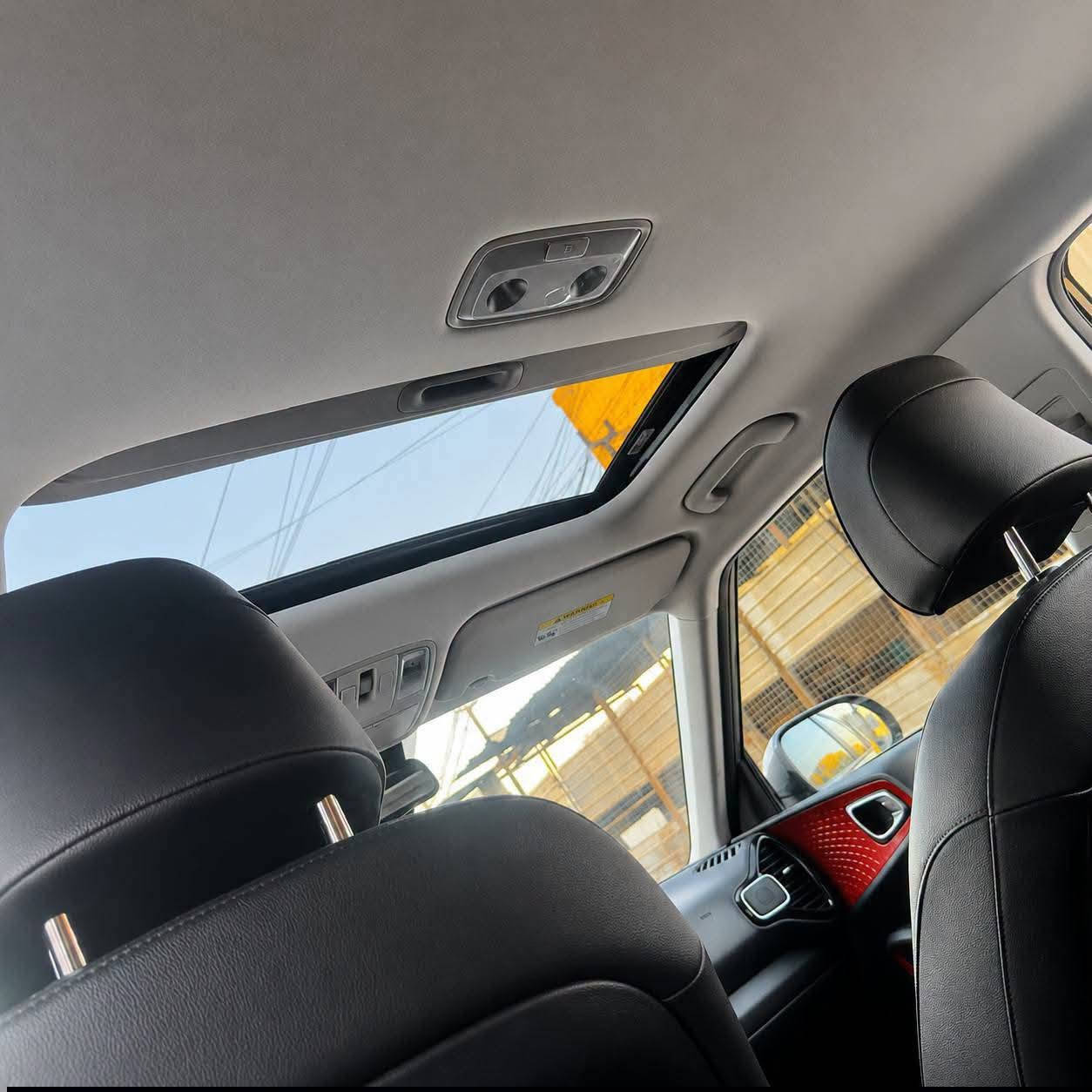 🚗 كيا صول موديل 2023 جي تي لاين فول 1/1 رقم اربيل باسمي تحويل ثاني يوم 

🔧 المواصفات الفنية:

 • المحرك: 4 سلندر سعة 2.0 لتر
 • القوة: حوالي 147 حصان
 • نظام الدفع: أمامي (FWD)
 • الوقود: بنزين
 • صرفية وقود قتصاديه

 • شاشة كبيرة 
, فتحه 
 • بلوتوث
 • كاميرا خلفية
 • مكيف هواء
 • تحكم بالمقود
 • أنظمة أمان (ABS – ثبات إلكتروني – مانع انزلاق)

📊 تفاصيل السيارة:
▪️ الموديل: 2023
▪️ اللون: سلفر
▪️ الممشى: 25000
▪️ الحالة: دعاميه فقط 
▪️ الاتصال على الرقم التالي ***********
▪️ بغداد البلديات
