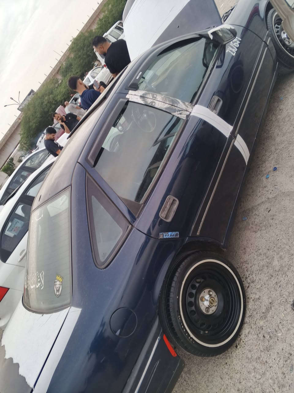 للبيع • سيارة • للتواصل